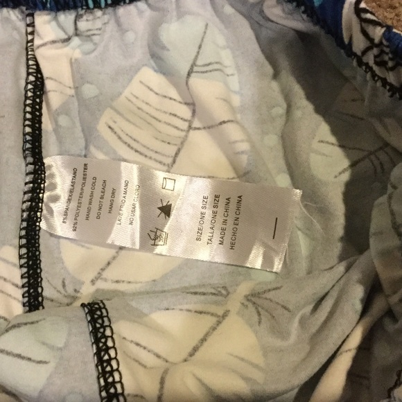 NWOT Blue Feather Patterned Leggings - Picture 2 of 4